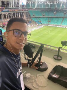 Estudante de Jornalismo da UniFat se destaca como narrador esportivo