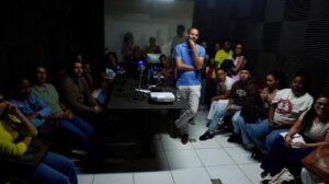 Roda de conversa sobre redação publicitária é realizada na UniFat